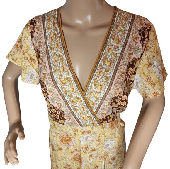 NWT Zesica Wrap Dress Yellow Floral Size Small - Picture 10 of 16